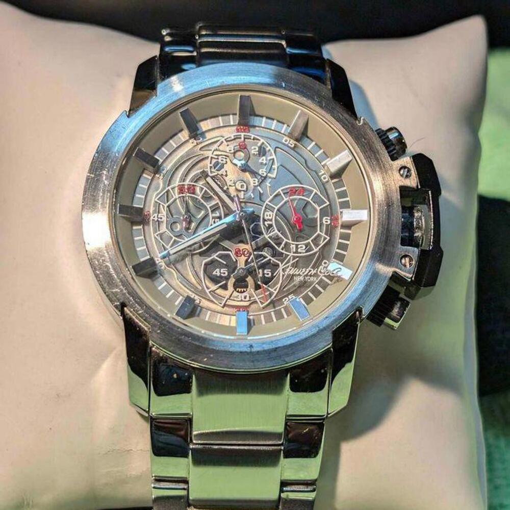 A Beautiful Kenneth Cole New York Men's KC3830 Sport Chronograph Bracelet